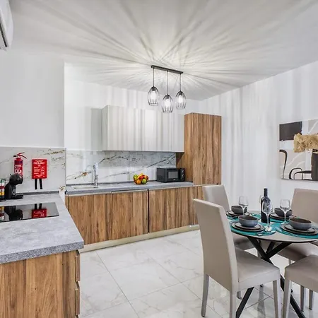 Apartment Modern In Paceville