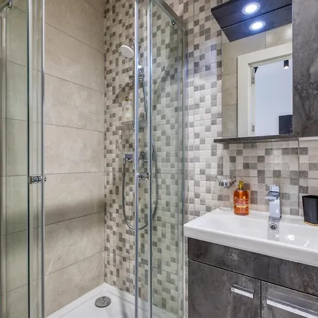 Modern In Paceville Apartman