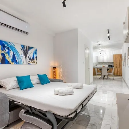 Modern In Paceville Apartman *