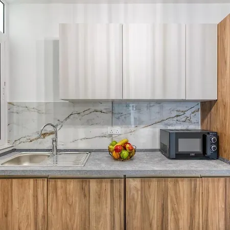 Modern In Paceville San Ġiljan